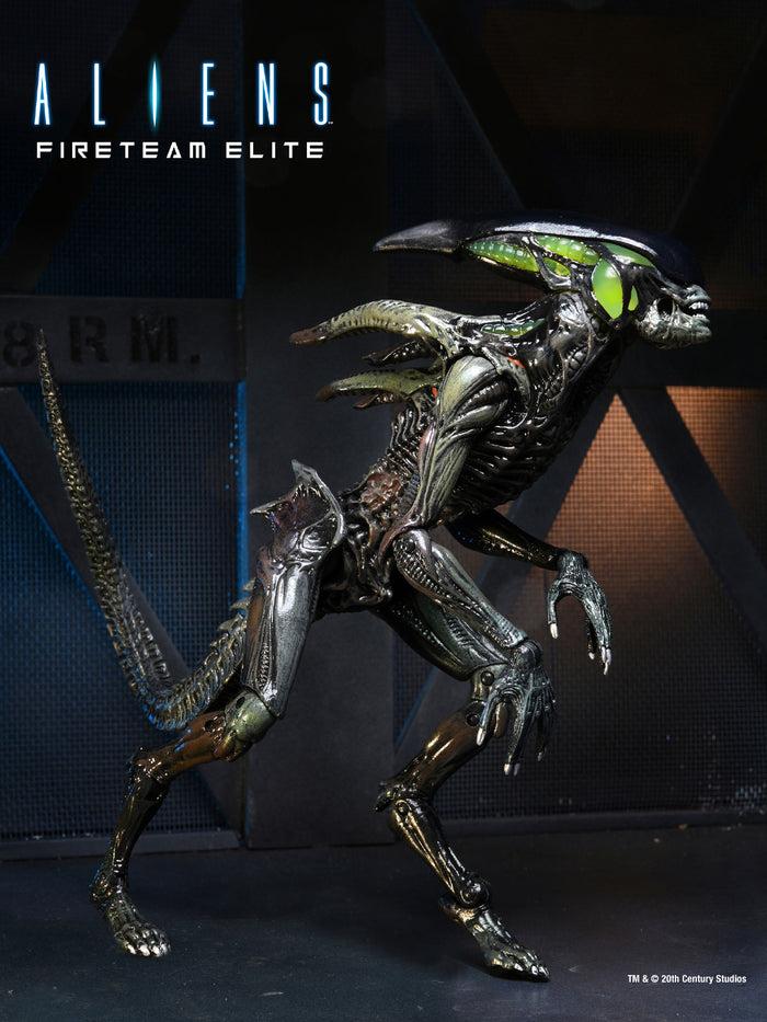 Aliens Fireteam Elite Spitter Action Figure 7” Scale with Tail Black