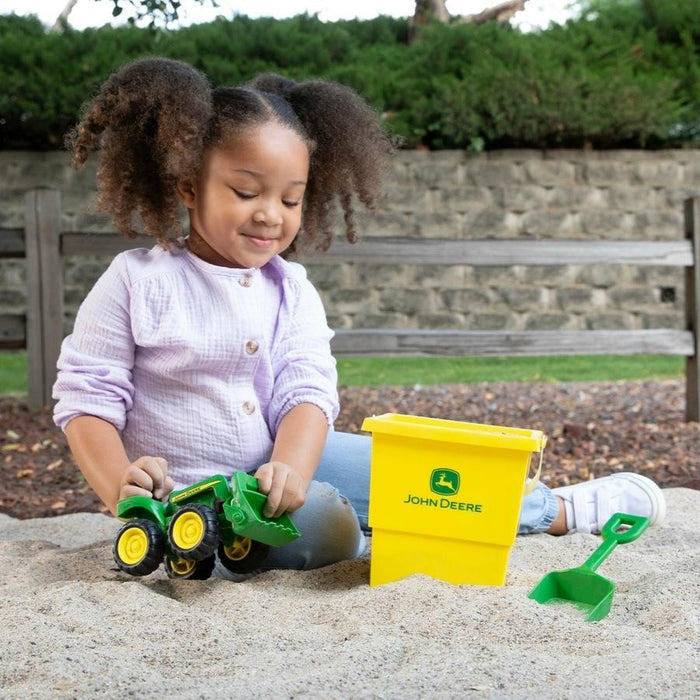 John Deere - 15cm Bucket with green tractor