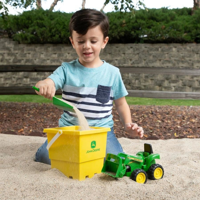 John Deere - 15cm Bucket with green tractor