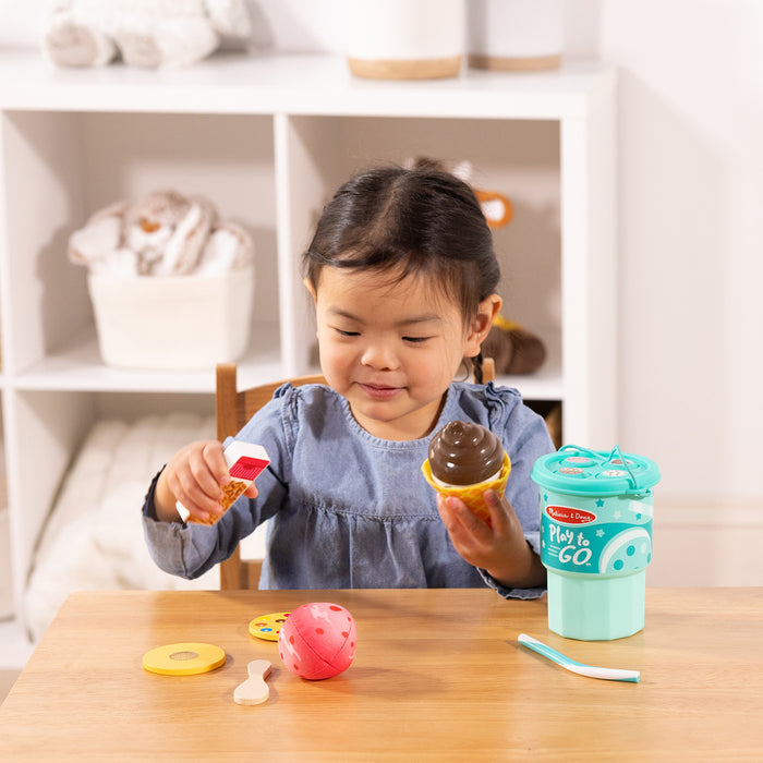 Melissa & Doug - Play to Go - Ice Cream Play Set