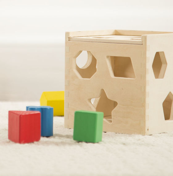 Melissa & Doug - Shape Sorting Cube